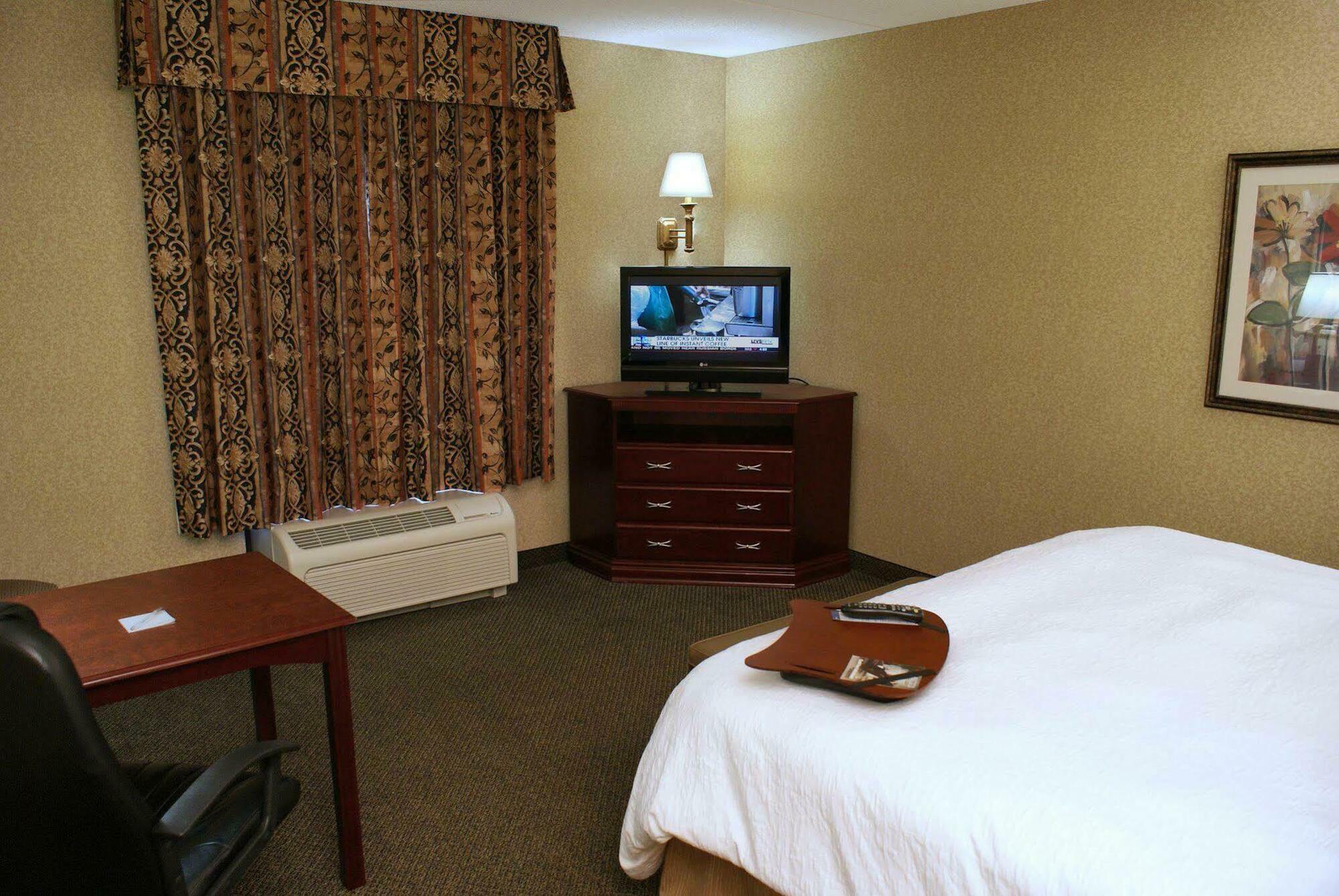 Hampton Inn & Suites Toledo-Perrysburg Rossford Chambre photo